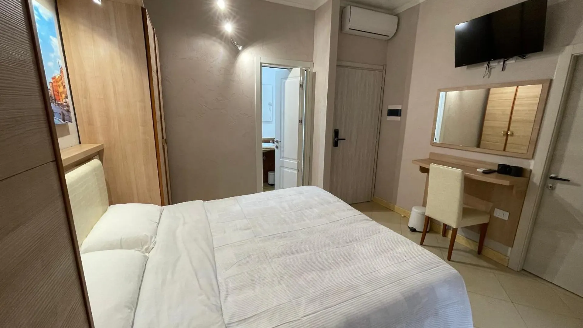 Guest House Spqr Suite Rome 0*,