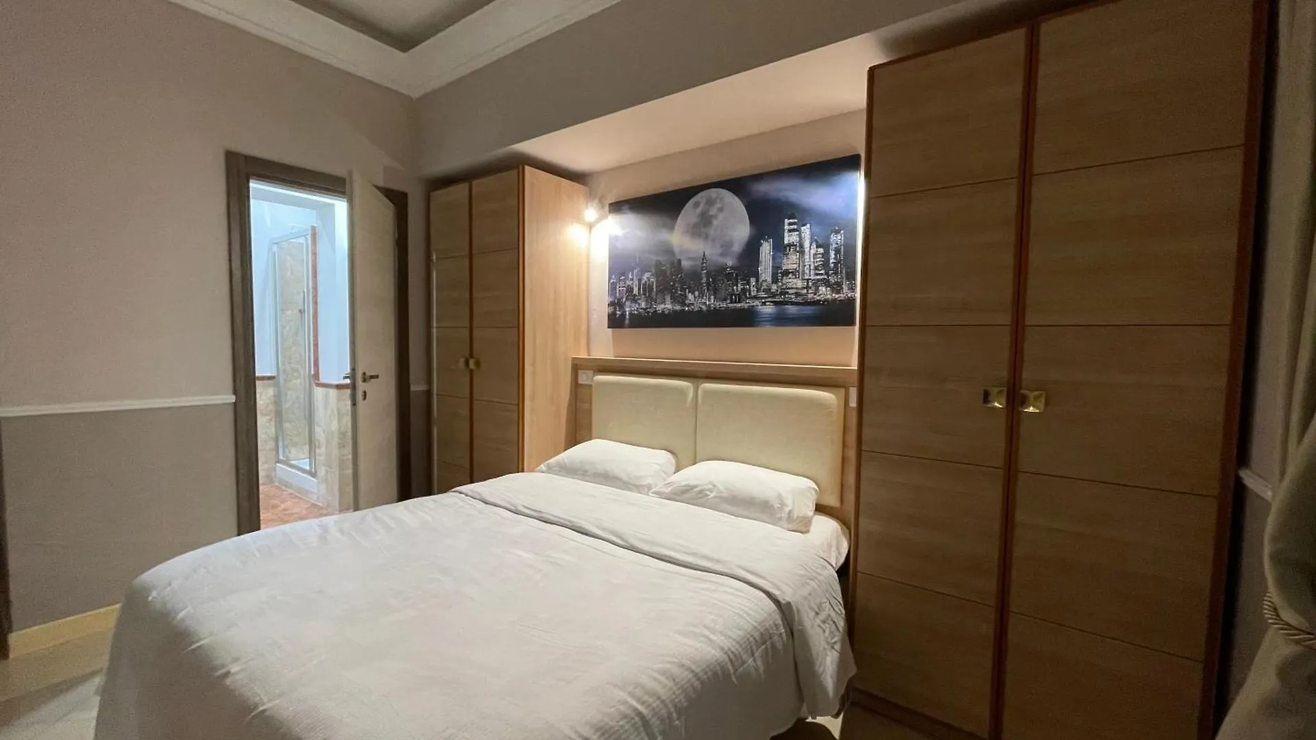 Guest House Spqr Suite contacts